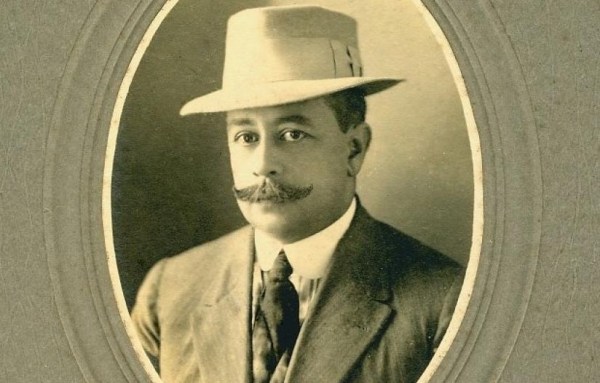 Froylan-Turcios-e1479429913640